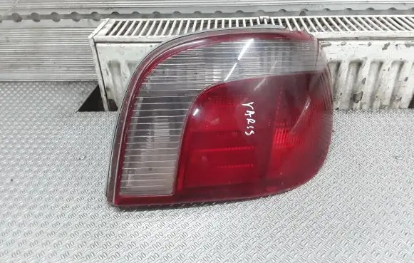 Toyota Yaris Rear/tail lights