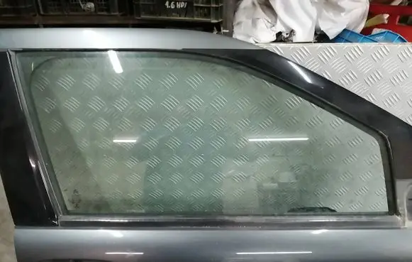 Citroen C4 Cactus Front door window glass four-door