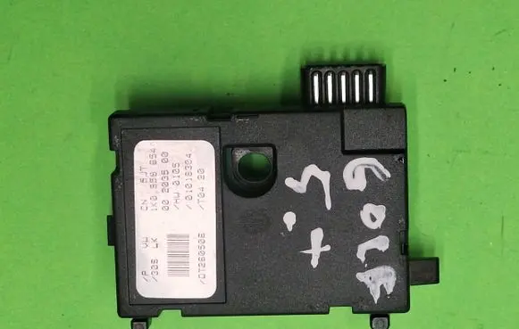 Volkswagen Golf Plus Steering angle sensor 1K0959654 01018304 00203500