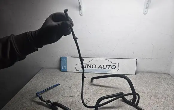 BMW 3 E46 Fuel return line/hose 13537796788 7796788