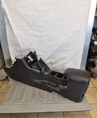Ford Focus Center console 