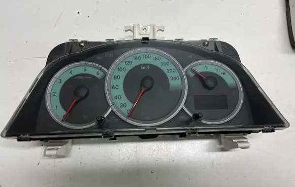 Toyota Corolla Verso E121 Speedometer (instrument cluster) 838000F091