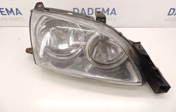 Toyota Avensis T220 Headlight/headlamp D183