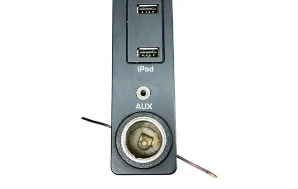 Jaguar XF X250 AUX in-socket connector A2C5336865900 T1205280941 AW9319C166AA