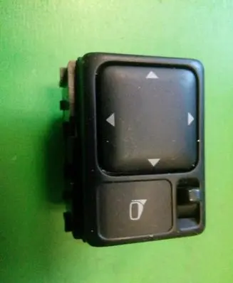 Nissan Navara D40 Electric window control switch 071019 MB79