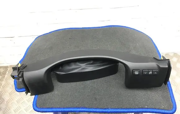 Dashboard lower bottom trim panel
