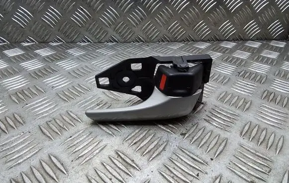 Toyota Prius (XW30) Front door interior handle