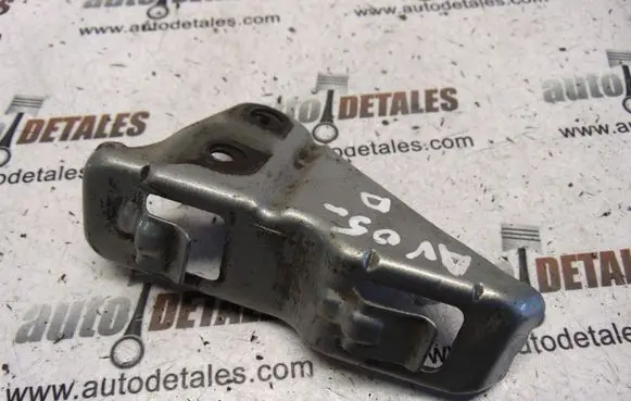 Toyota Avensis T250 Front bumper mounting bracket