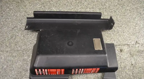 BMW 3 E30 Foot area side trim 1911985