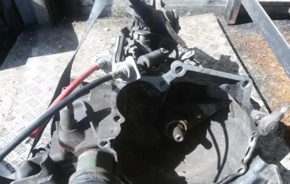 Hyundai Pony Manual 5 speed gearbox HV1973