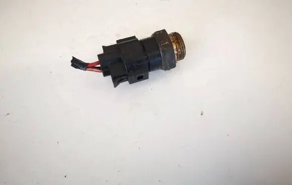 Volkswagen Golf IV Coolant temperature sensor 