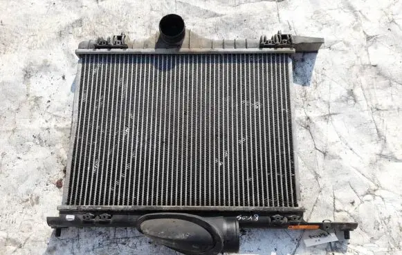Mitsubishi Carisma Intercooler radiator etp8928