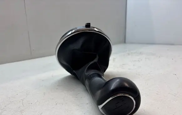 Skoda Fabia Mk2 (5J) Gear lever shifter trim leather/knob 5J0711113N