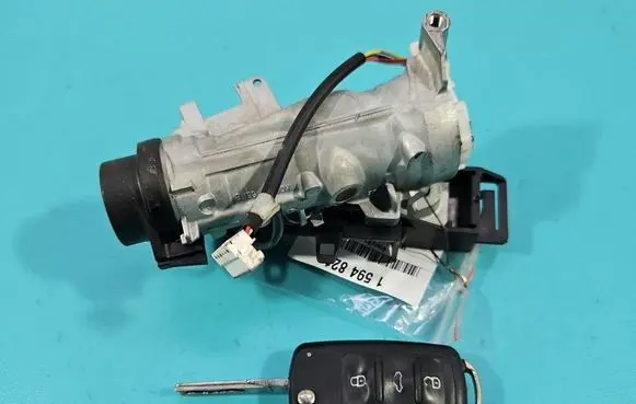 Volkswagen Jetta VI Ignition lock 1K0905851B IMPRK1594821