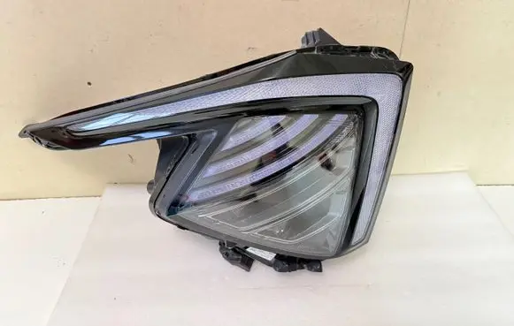 KIA Sportage Headlight/headlamp 92102R2XXX 92102R2150