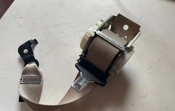 BMW 5 F10 F11 Rear seatbelt 33061262B