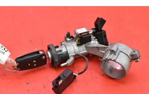 Opel Insignia A Ignition lock 13243376