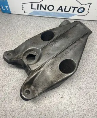 BMW 5 GT F07 Engine mounting bracket 6781227
