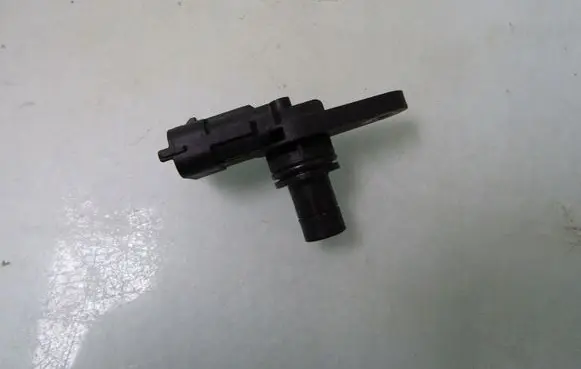 Honda Civic X Camshaft speed sensor 0232103149
