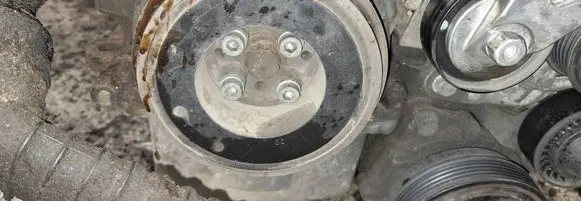 Volkswagen Golf IV Crankshaft pulley