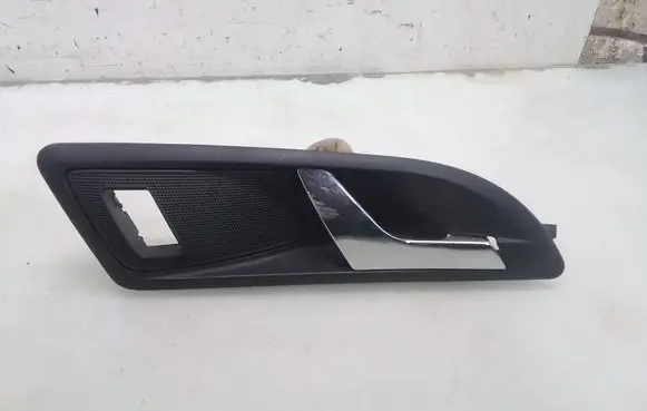 Skoda Octavia Mk2 (1Z) Front door interior handle