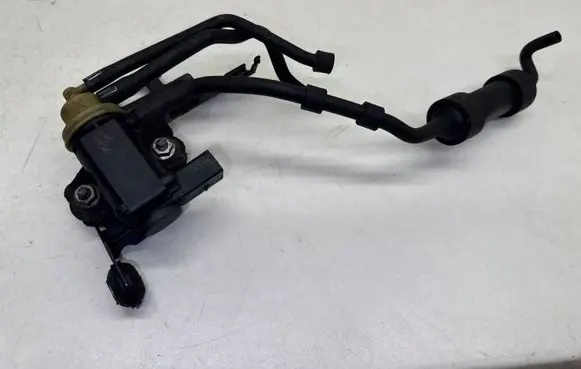 Volkswagen PASSAT B7 Turbo solenoid valve 1K0906627B