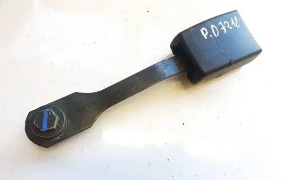 Toyota Avensis T220 Front seatbelt buckle 30001068a
