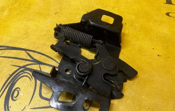 Chevrolet Corvette C5 Engine bonnet/hood lock/latch loop/hook 