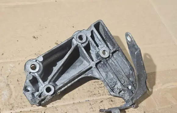 BMW 3 E92 E93 A/C compressor mount bracket 7505980 G451 A1681102145