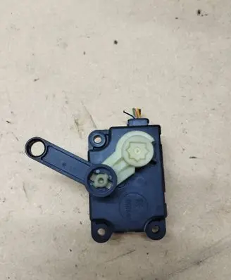 Opel Signum Air flap motor/actuator 006968W 8201011302 09180204