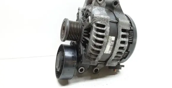BMW 3 E90 E91 Generator/alternator 7550468
