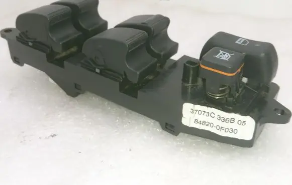 Toyota Corolla Verso AR10 Electric window control switch 848200F030