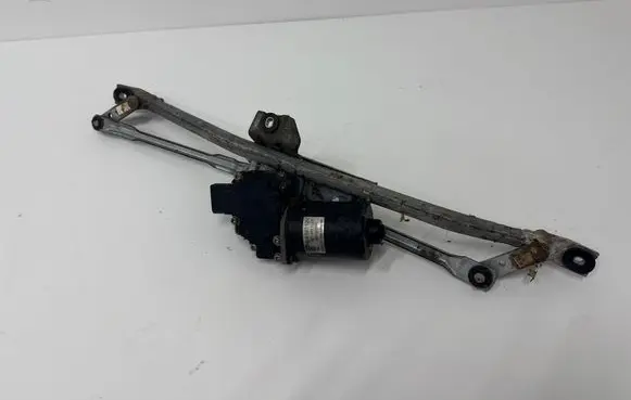 Front wiper linkage and motor