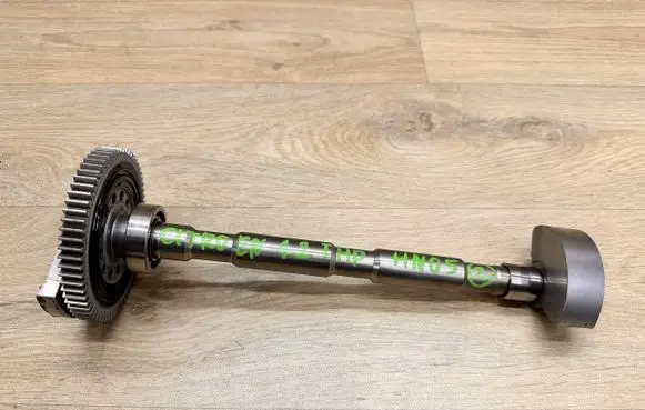 Citroen Berlingo Oil pump balance shaft 9832753180 9813298480