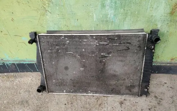 Audi A6 S6 C6 4F Coolant radiator