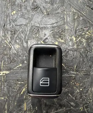 Mercedes-Benz C W204 Electric window control switch A2048707358 10034661 03139101