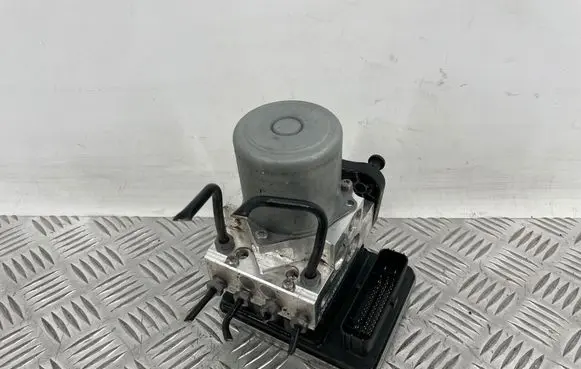 Mercedes-Benz C W205 ABS Pump A2059005347 A0103432