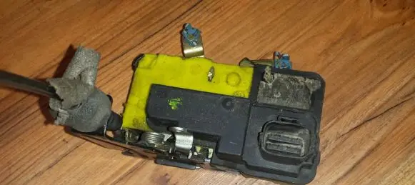 Volvo S60 Front door lock