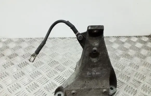Volkswagen PASSAT B5.5 Engine mounting bracket 8D0199308N