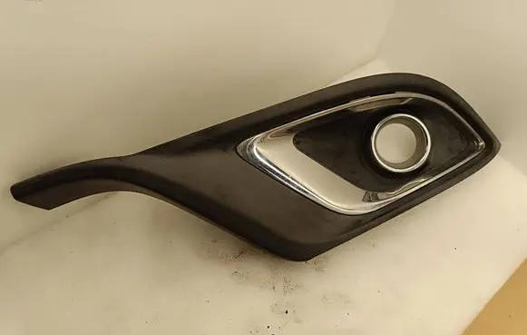 Dodge Durango III Front fog light trim/grill 05113679AC