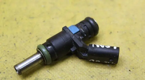 Audi A8 S8 D4 4H Fuel injector 06E906031