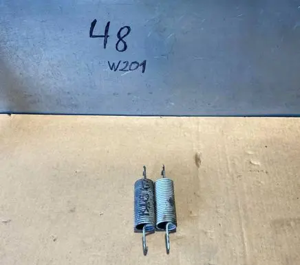 Mercedes-Benz 190 W201 Tailgate/trunk/boot tension spring 
