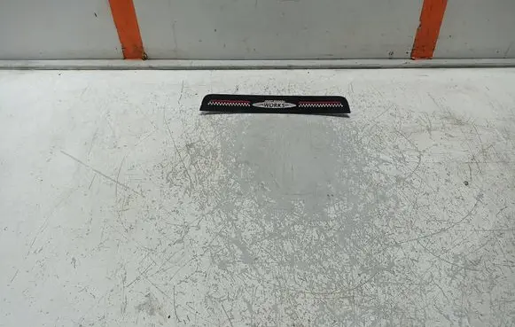 Mini Cooper Countryman F60 Rear sill trim cover 7410639