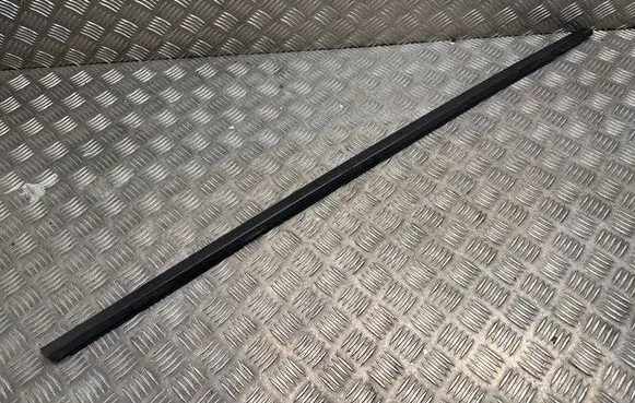 Fiat 500X Front door glass trim molding 