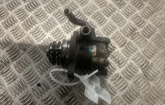 Nissan X-Trail T30 Power steering pump