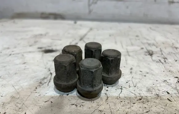 Honda FR-V Nuts/bolts 