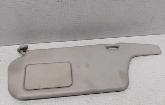 Mitsubishi Galant Sun visor