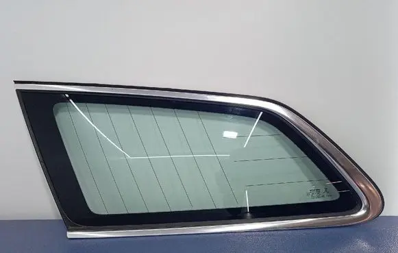 Volvo S90, V90 Rear side window