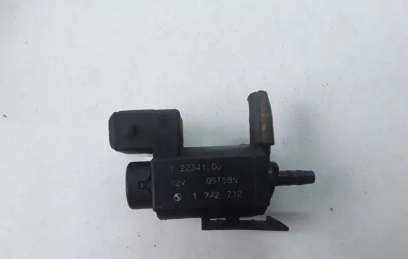 BMW 5 E39 Turbo solenoid valve 72234100 1742712