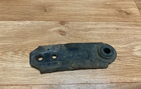Opel Zafira A Radiator mount bracket 24436724 027871